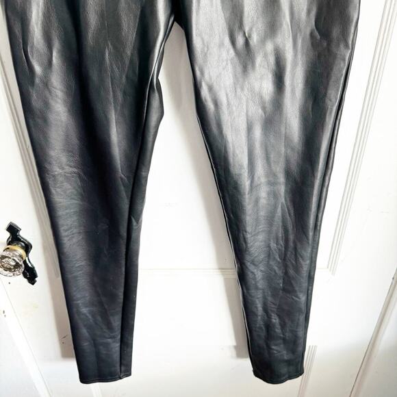 Assets by SPANX All Over Faux Leather Shaping Slimming Smoothing Leggings Size L - Picture 3 of 9